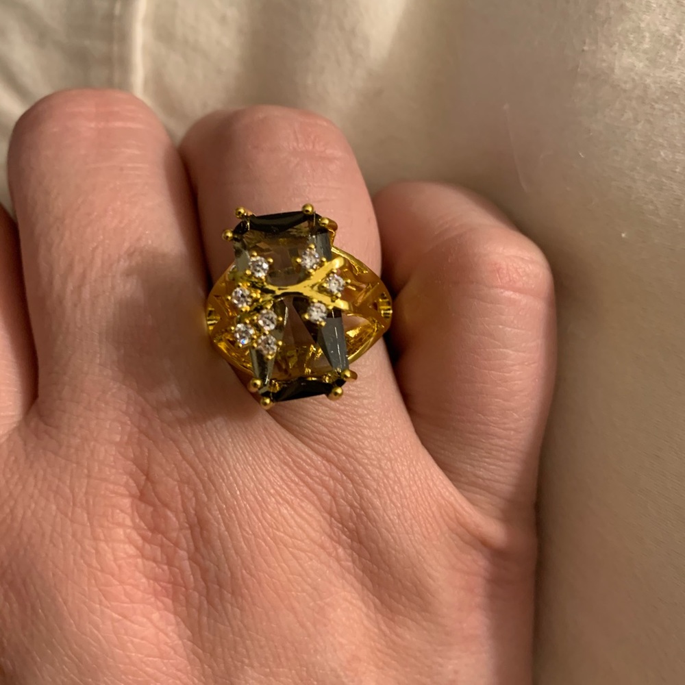 Unique Stylish Ring - Picture 2 of 2